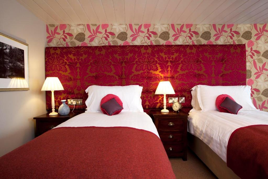 The Three Crowns Hotel Chagford Quarto foto A bedroom at the hotel