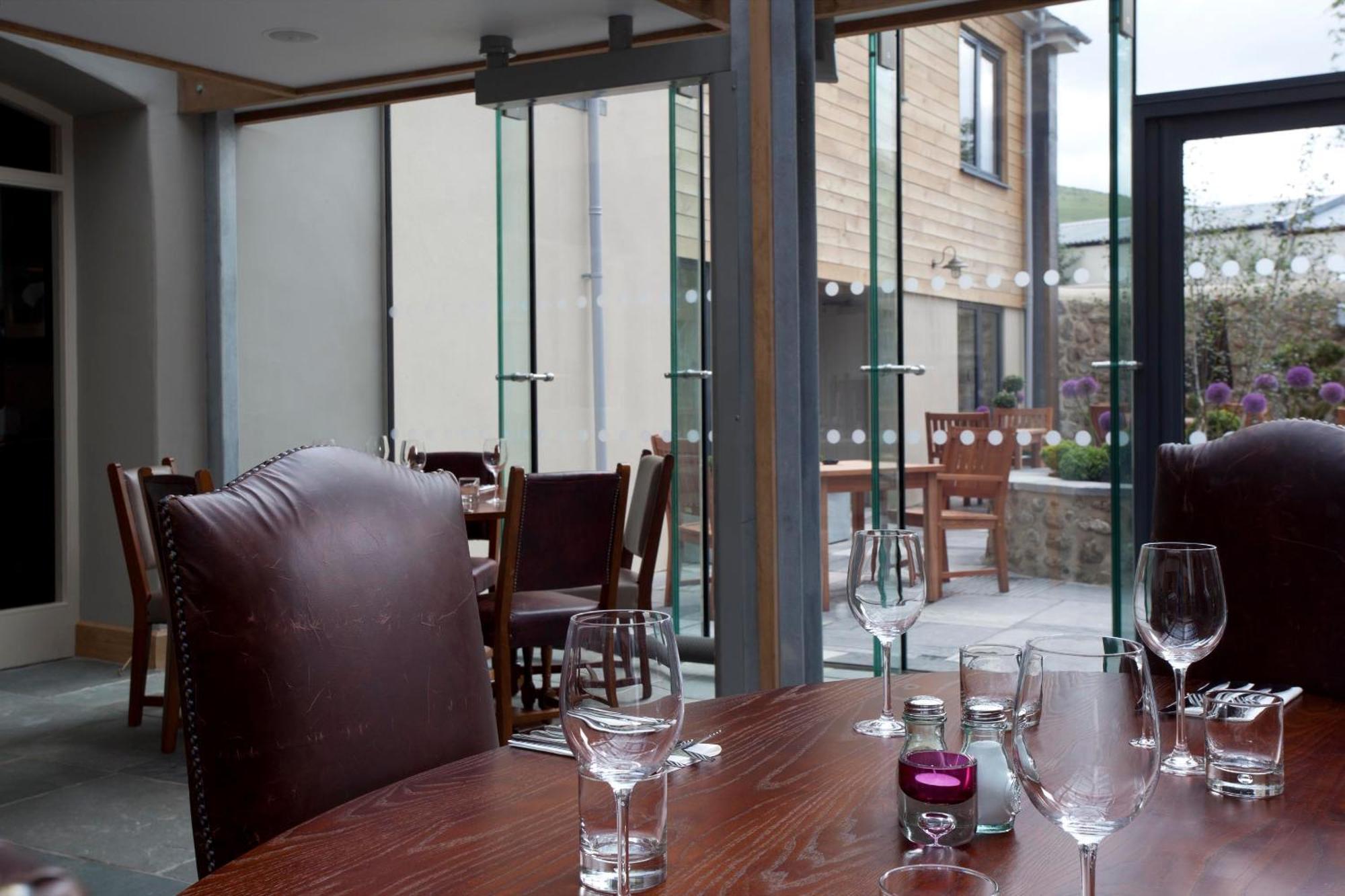 The Three Crowns Hotel Chagford Exterior foto The restaurant at The River Cottage