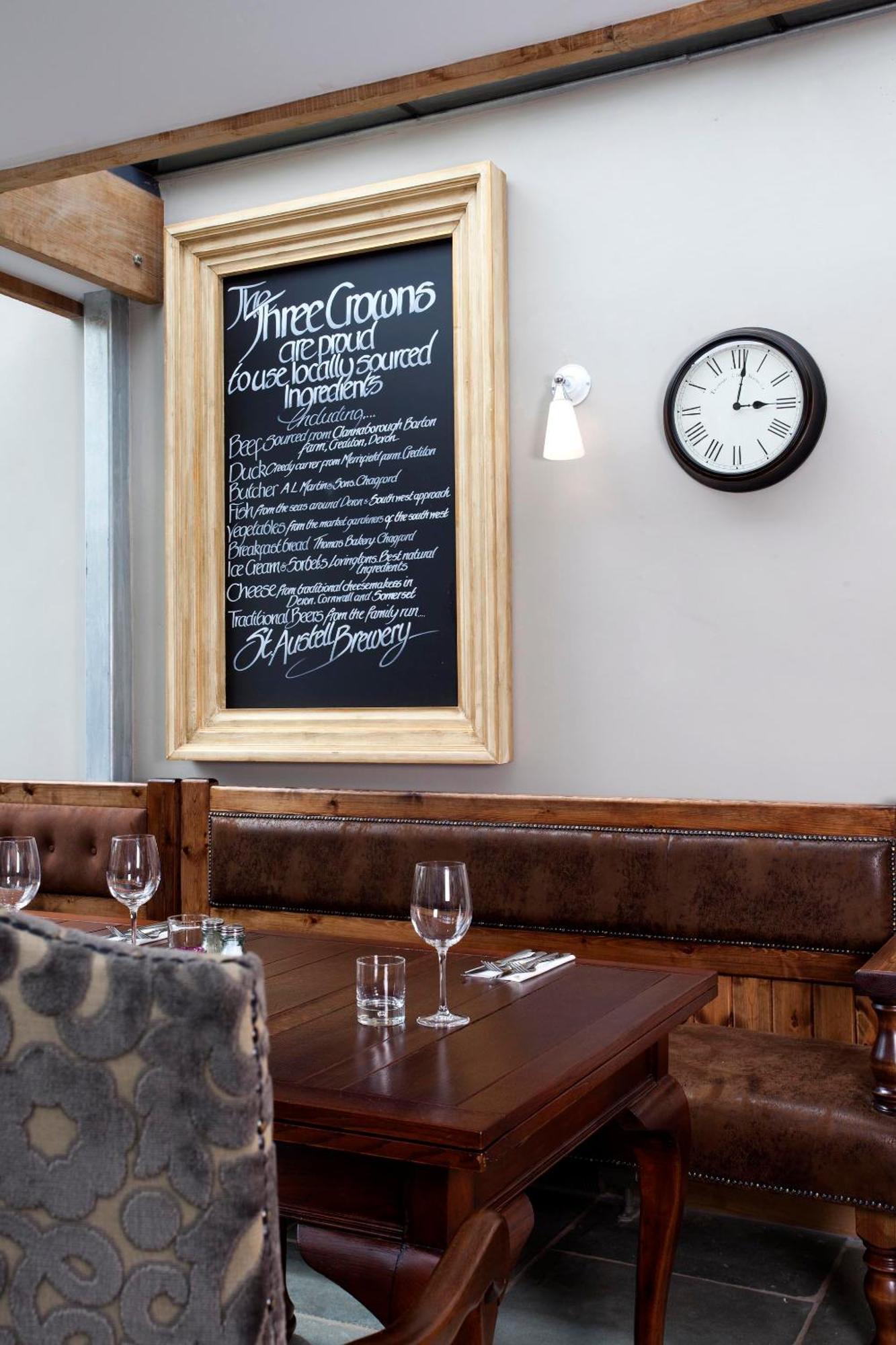 The Three Crowns Hotel Chagford Exterior foto Interior of the restaurant