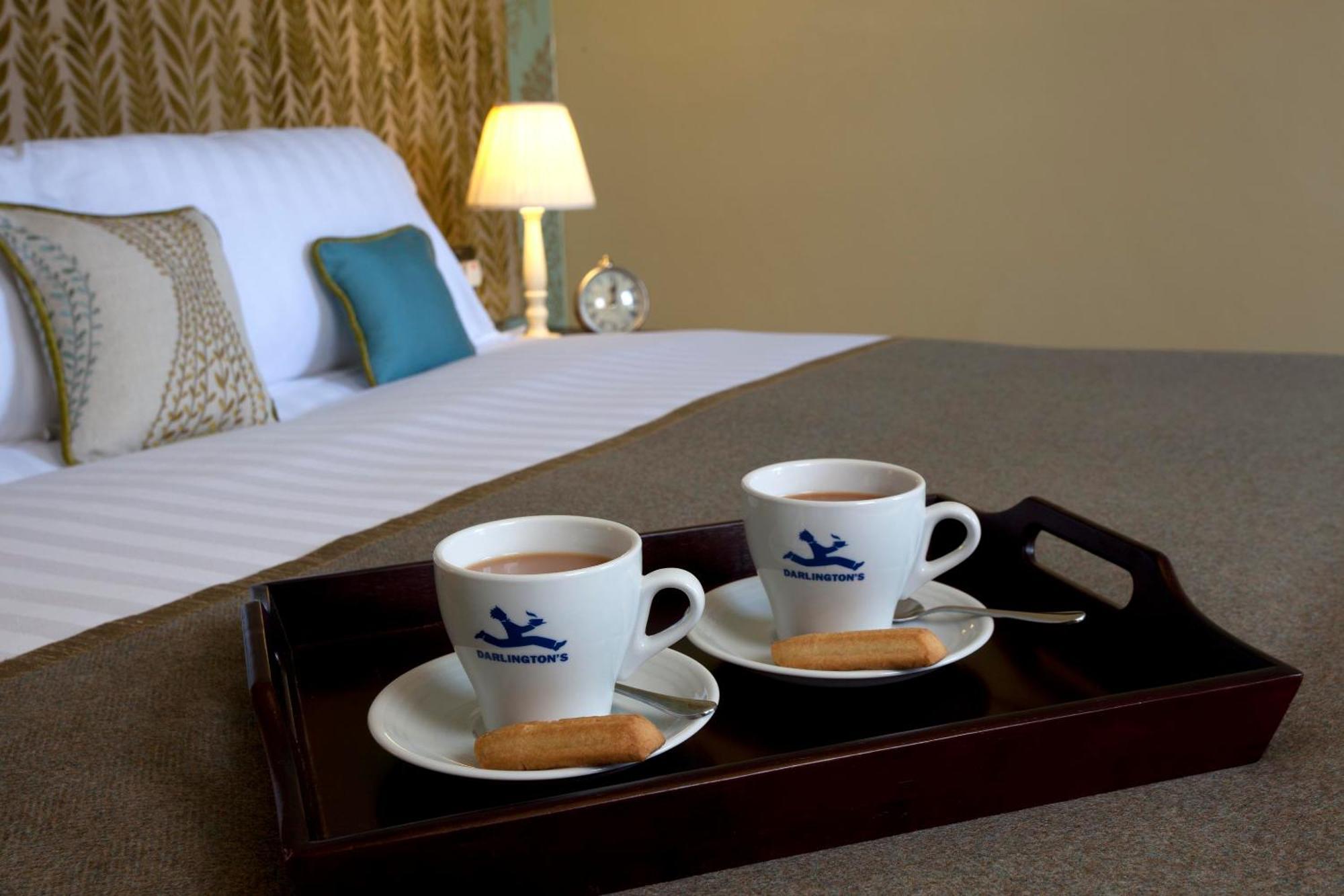 The Three Crowns Hotel Chagford Exterior foto Room service
