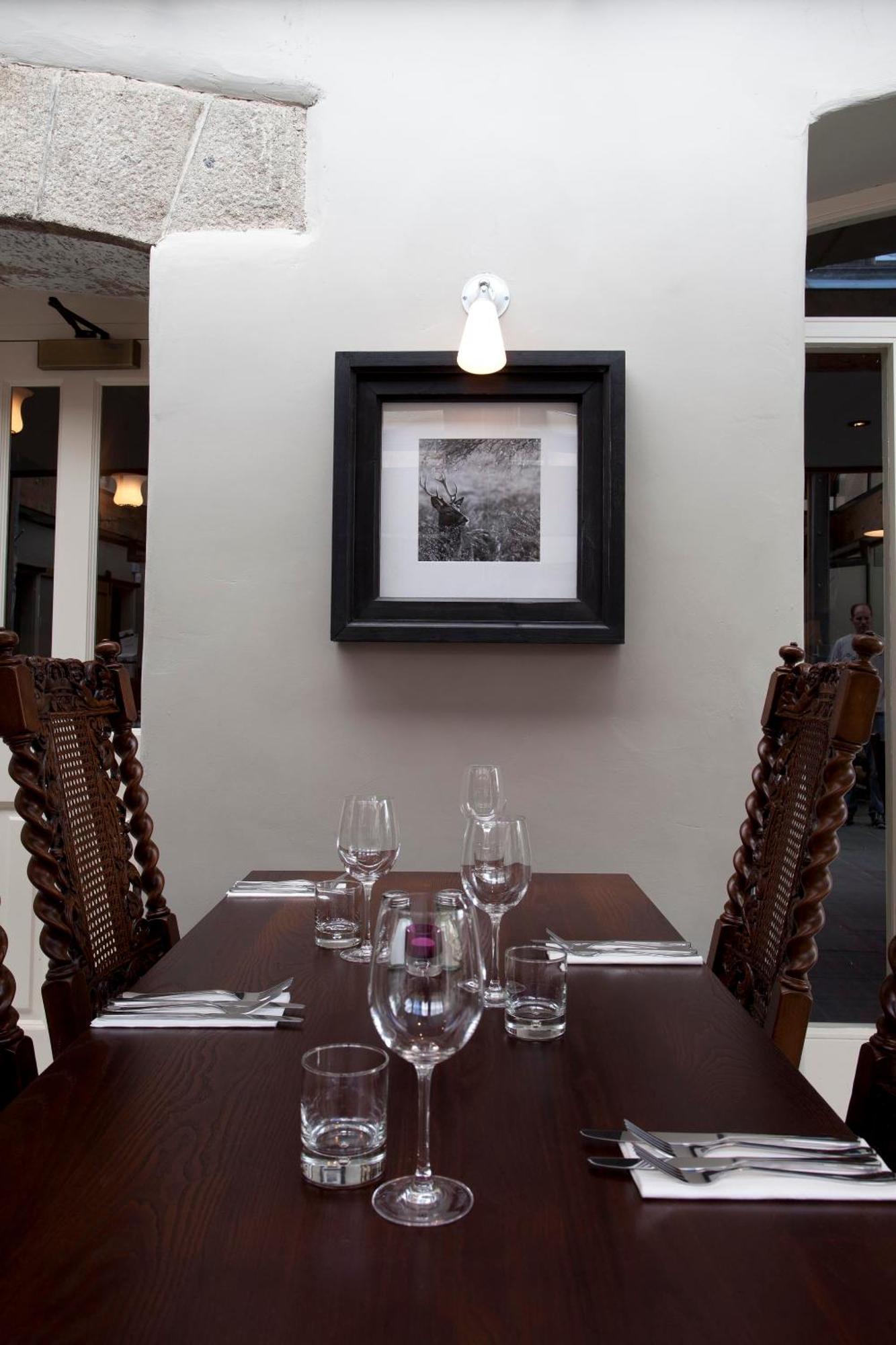 The Three Crowns Hotel Chagford Exterior foto Interior of the restaurant