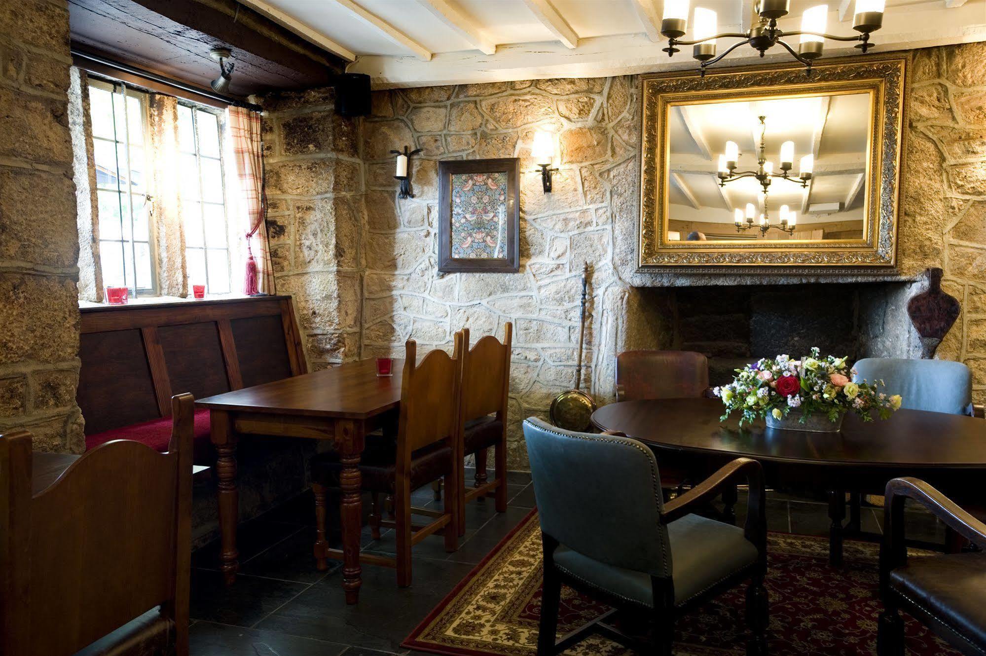 The Three Crowns Hotel Chagford Exterior foto The interior of the pub